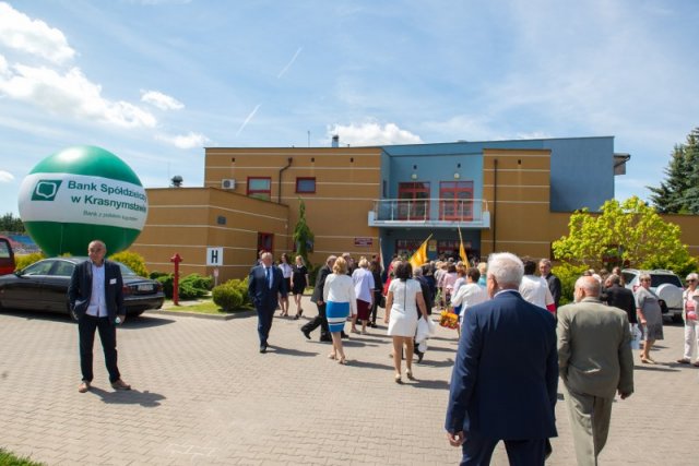 Przemarsz uczestników Jubileuszu Szkoły